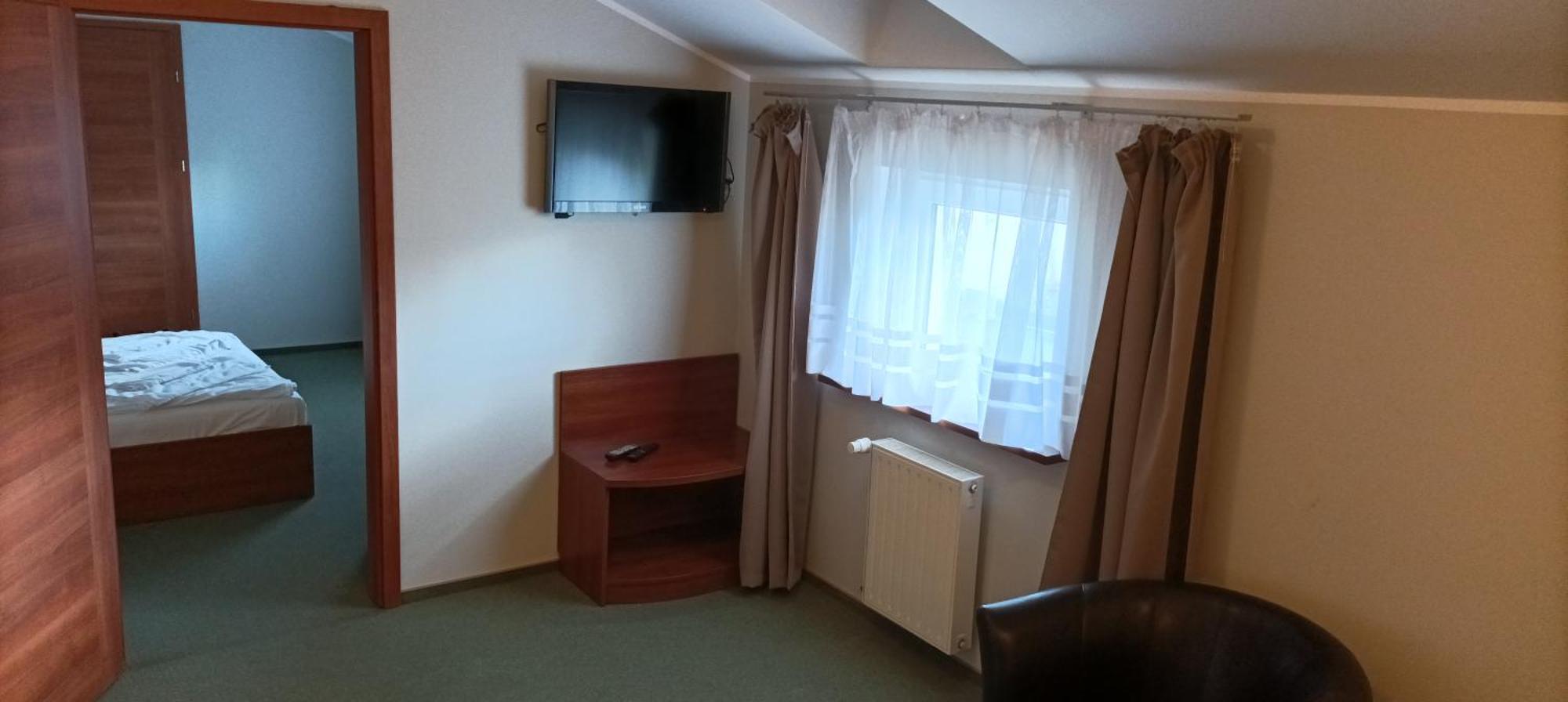 普利雷斯酒店 Sierosław 外观 照片